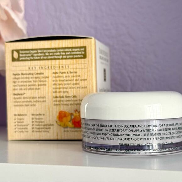 New! EMINENCE Organics Arctic Berry Peptide Radiance Cream, 60ml/2oz - Picture 2 of 7